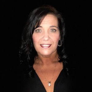 Meet your Posher, Dena